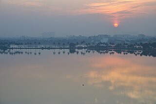 320px-Winter_Solstice_Sunset_-_Kolkata_2011-12-22_7710.JPG